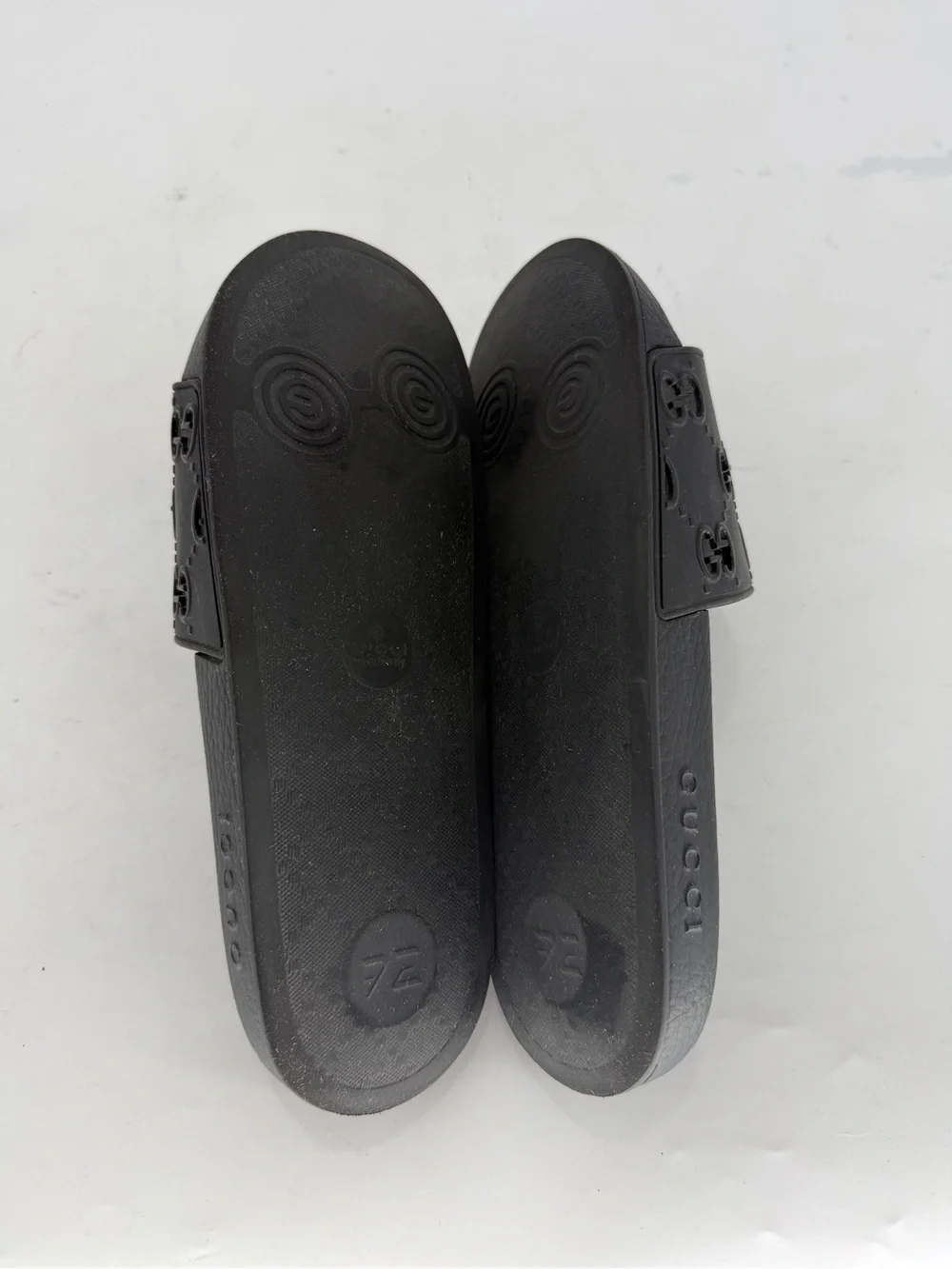 Gucci authentic black